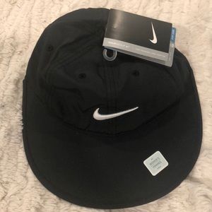 Nike golf dri-fit hat, women’s! NWT